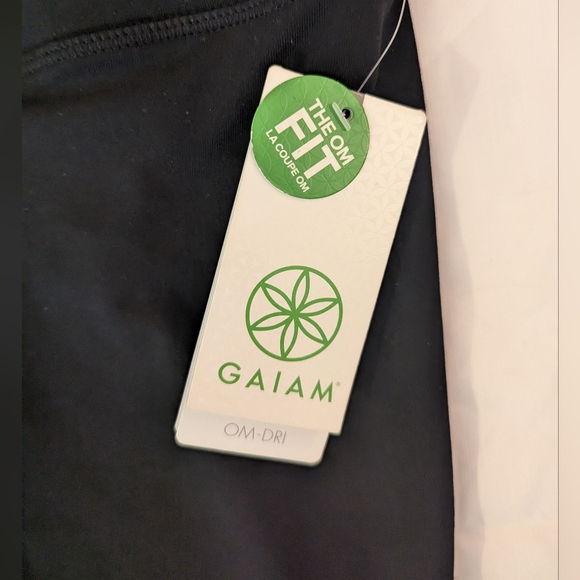 Gaiam Black crop leggings w/ metallic inserts - Picture 2 of 8